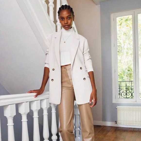 Aritzia Cherelle Blazer - Picture 1 of 1